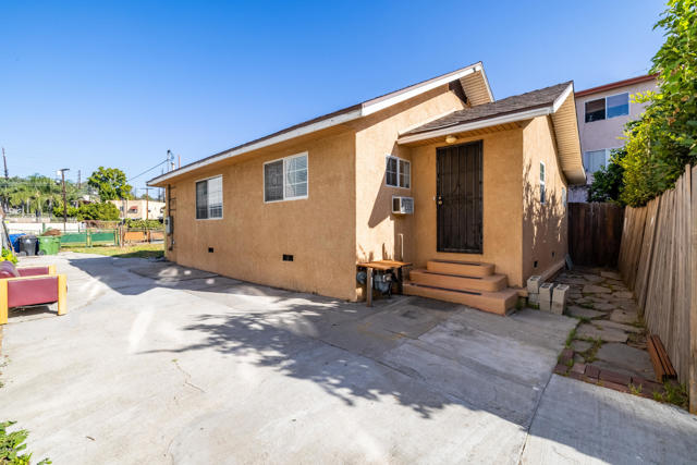 Detail Gallery Image 17 of 23 For 4373 Toland Way, Los Angeles,  CA 90041 - 2 Beds | 2 Baths