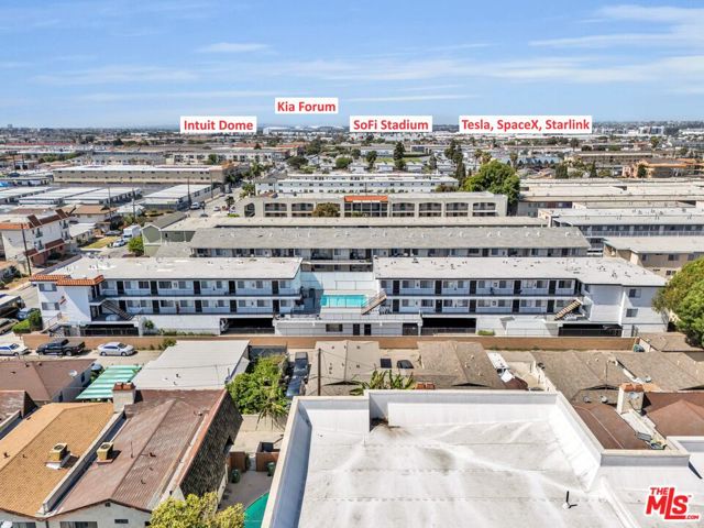 14110 Yukon Avenue, Hawthorne CA: https://media.crmls.org/mediaz/b2703195-43e5-4b31-9a08-81152f6d9049.jpg