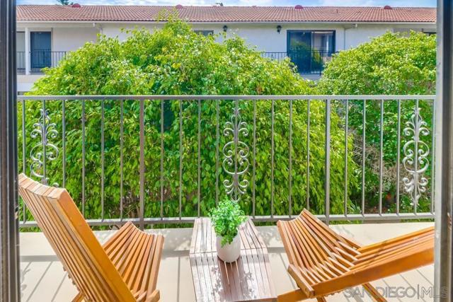 835 E Ave, Coronado CA: https://media.crmls.org/mediaz/b270a0c8-81a7-430f-9aec-bfbc07f475c5.jpg