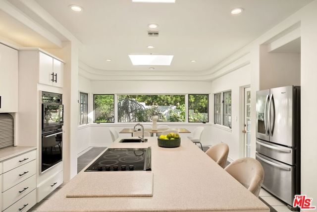 283 Lake Sherwood Drive photo 14