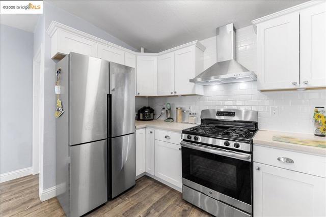 2016 104th AVE, Oakland CA: https://media.crmls.org/mediaz/b27223dc-af00-41fa-8885-6dd1ae236d38.jpg