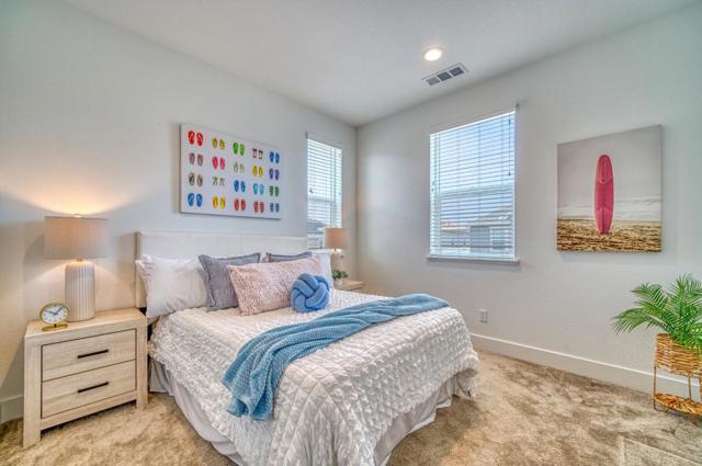 267 Sandy Gulch Drive, Marina CA: https://media.crmls.org/mediaz/b2737e7d-5690-4405-872c-e7f90c4944f9.jpg