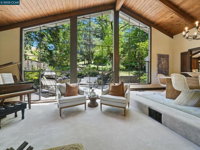 66 Ambleside Court, Danville CA: https://media.crmls.org/mediaz/b273ccd1-e502-4517-b52b-23040486cb12.jpg