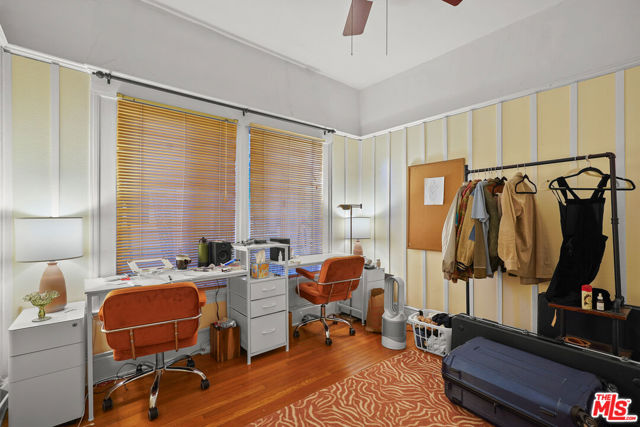 656 Parkman Avenue, Los Angeles CA: https://media.crmls.org/mediaz/b27538a6-48da-47ca-98d5-9e08a15abaa9.jpg