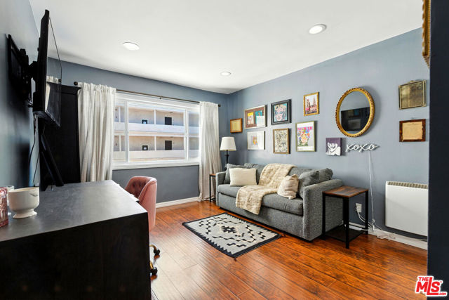 12955 Riverside Drive, Sherman Oaks CA: https://media.crmls.org/mediaz/b2756abc-7e93-4edc-891e-e9d93208b312.jpg