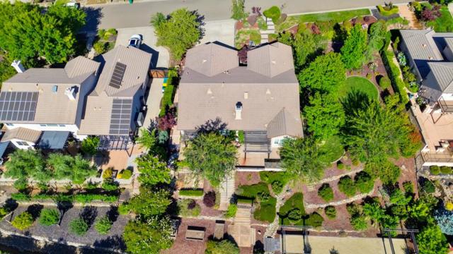 4040 Morning View Way, El Dorado Hills CA: https://media.crmls.org/mediaz/b275e12d-5546-460c-81b3-bbae61ce7511.jpg