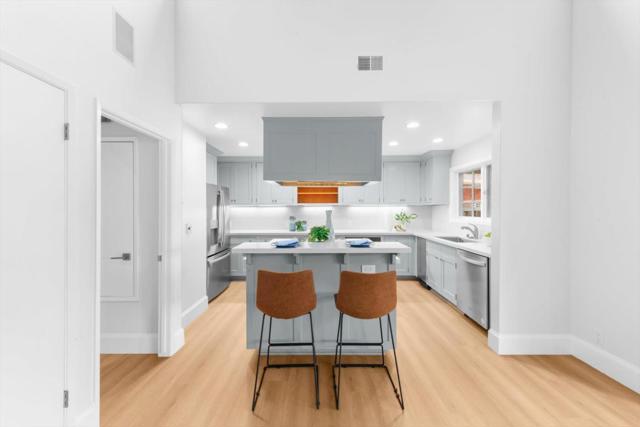 609 Santa Catalina Lane, Foster City CA: https://media.crmls.org/mediaz/b275f908-58c7-418e-b06e-b11ed6b32d16.jpg