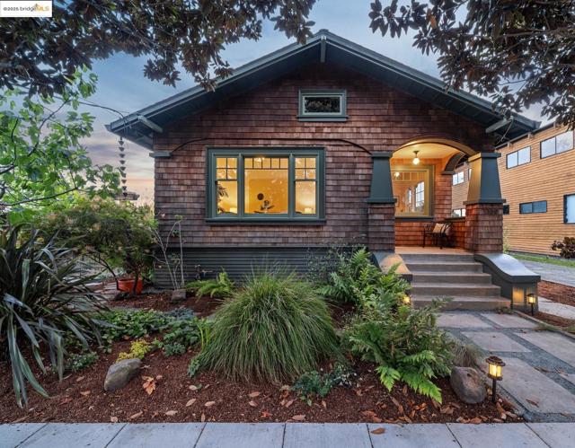 1350 Curtis St, Berkeley CA: https://media.crmls.org/mediaz/b2764679-5884-43e6-aab7-09a47aa8d5cf.jpg