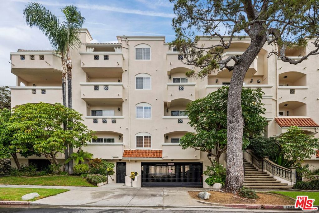 1948 Malcolm Avenue #305