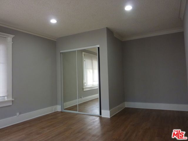 1330 Crenshaw Boulevard, Los Angeles CA: https://media.crmls.org/mediaz/b277a545-c211-477c-8490-5330912f6eae.jpg