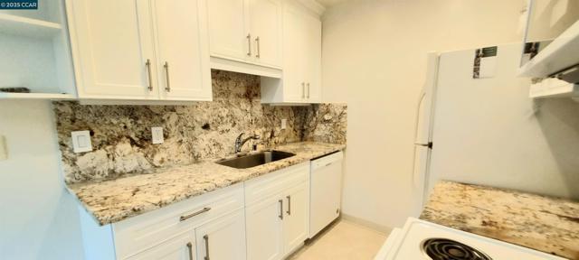 1195 Saranap Ave, Walnut Creek CA: https://media.crmls.org/mediaz/b277c513-bb24-4e85-b6ba-f2a383cb15e1.jpg