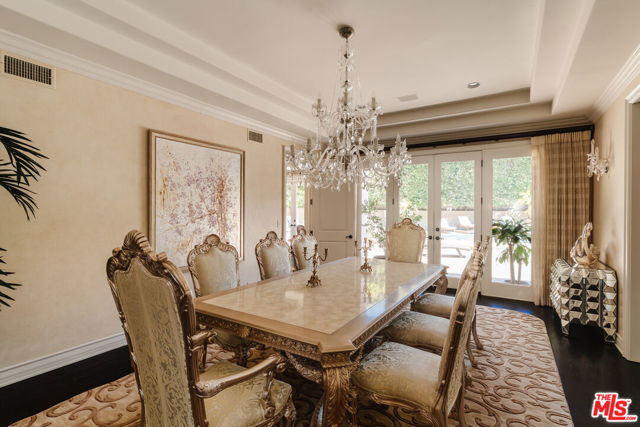 1202 San Vicente Boulevard, Santa Monica CA: https://media.crmls.org/mediaz/b278102b-22a2-426f-9ea9-51b43d97bed9.jpg