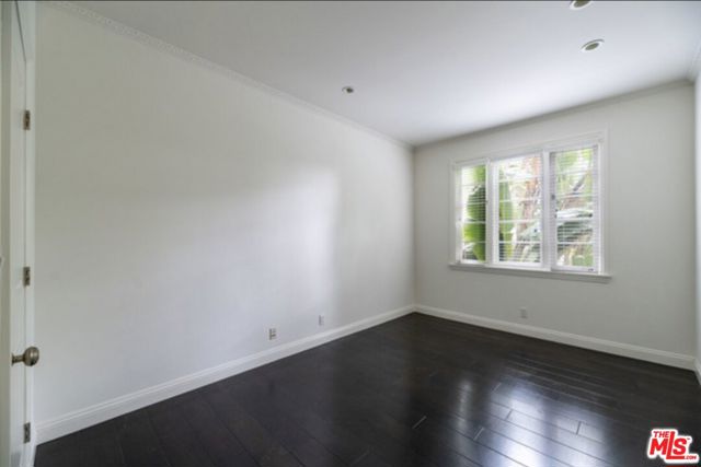 9243 Doheny Road, West Hollywood CA: https://media.crmls.org/mediaz/b2783c00-29a7-41ae-ba11-8c6fc48fd047.jpg
