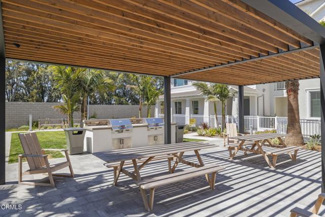 2402 Channel Drive, Ventura CA: https://media.crmls.org/mediaz/b27852cd-909b-4820-9976-43a108c1d8a6.jpg