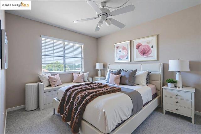 1003 Linda Vista Way, Rio Vista CA: https://media.crmls.org/mediaz/b278bd4a-90fa-4bcb-997a-976f5d512b46.jpg