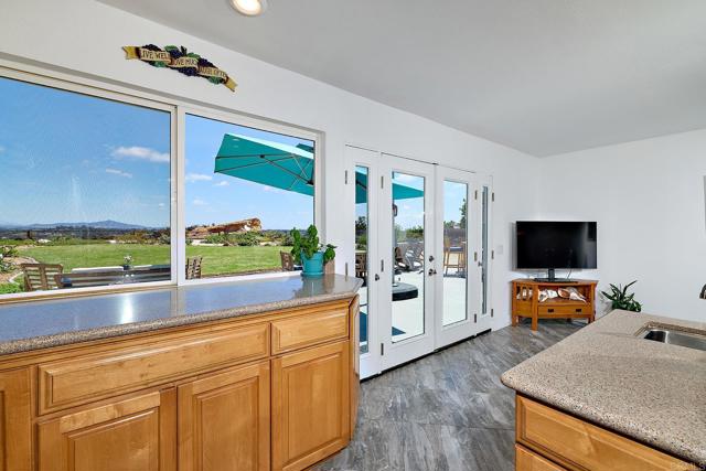 Detail Gallery Image 10 of 61 For 379 Trailview, Encinitas,  CA 92024 - 4 Beds | 2 Baths