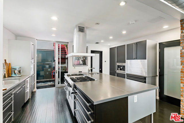 1430 Abbot Kinney Boulevard, Venice CA: https://media.crmls.org/mediaz/b278ffc2-1212-41a5-9f4b-1cf892dcd01b.jpg