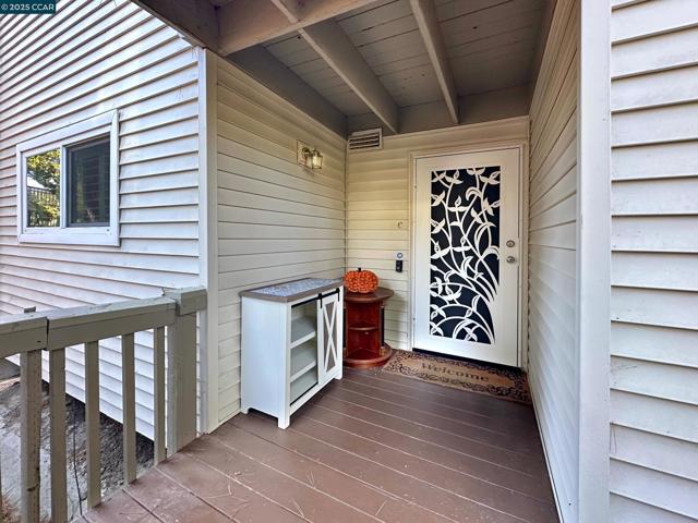 1984 Ascot Dr, Moraga CA: https://media.crmls.org/mediaz/b279d231-e847-4817-a01a-2bae2c2b4d41.jpg