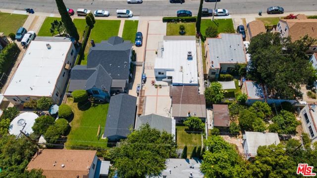 1430 N Dominion Avenue, Pasadena CA: https://media.crmls.org/mediaz/b279d7d0-ffc8-4058-810e-56a1a6c5fc87.jpg