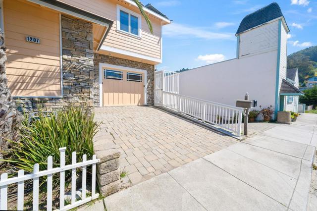 1207 Danmann Avenue, Pacifica CA: https://media.crmls.org/mediaz/b279f0e0-a28a-416b-a486-e422e917e1cf.jpg