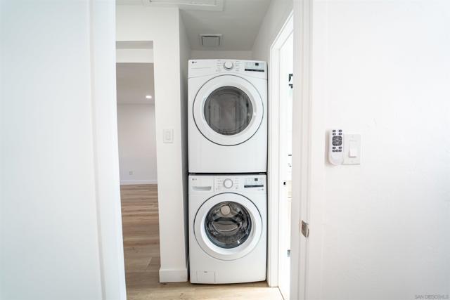 2073 79 Reed Ave, San Diego CA: https://media.crmls.org/mediaz/b27a02cf-9c5e-4823-800d-6daa5a695ca7.jpg