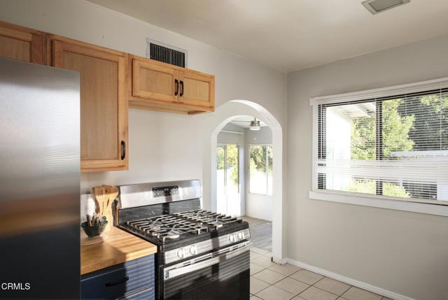 Detail Gallery Image 14 of 31 For 2020 Casa Grande St, Pasadena,  CA 91104 - 3 Beds | 2 Baths