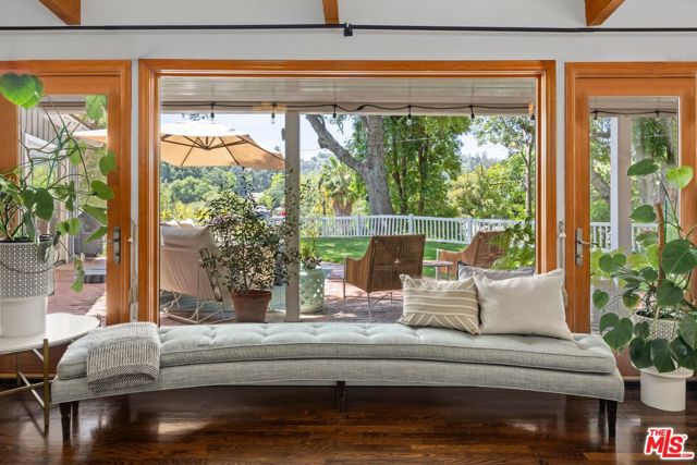 15601 Woodfield Place, Sherman Oaks CA: https://media.crmls.org/mediaz/b27b09d4-738a-4ff3-a5b1-cdb01ea2fb61.jpg