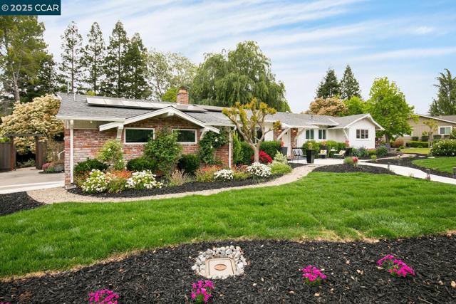 3115 Ebano Dr, Walnut Creek CA: https://media.crmls.org/mediaz/b27b4199-2588-4ee0-90bc-267fea283560.jpg
