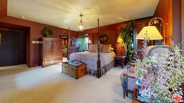 570 S Mapleton Drive, Los Angeles CA: https://media.crmls.org/mediaz/b27bbdf8-a12a-4d8f-aff8-09291a8a5a94.jpg