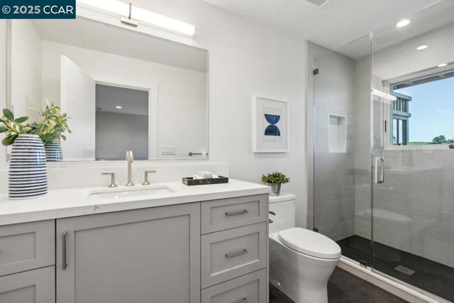 625 Sky Hy Cir, Lafayette CA: https://media.crmls.org/mediaz/b27cb323-8d46-40c2-a7b9-6c3d3ae71c2a.jpg
