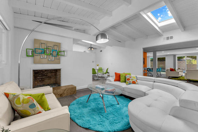 1075 E Sunny Dunes Road, Palm Springs, CA 92264