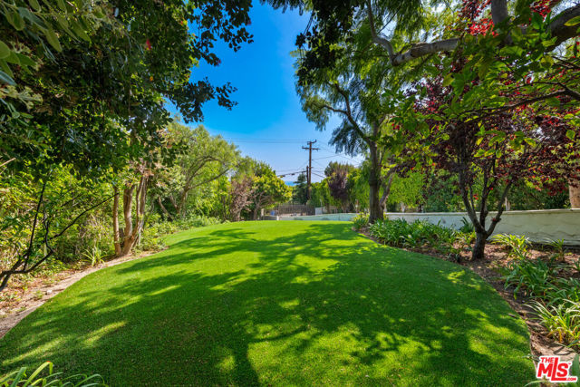 27931 Winding Way, Malibu CA: https://media.crmls.org/mediaz/b27d5b48-bad4-4649-a9ae-9722ca4a3553.jpg