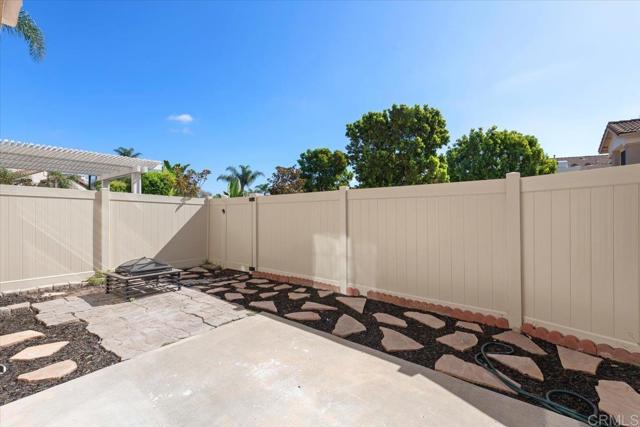 Detail Gallery Image 40 of 44 For 1275 Natoma Way #B,  Oceanside,  CA 92057 - 3 Beds | 2/1 Baths