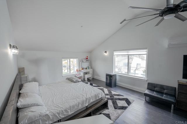 733 CLAYBURN CT, Alpine CA: https://media.crmls.org/mediaz/b27db204-cf37-4f0f-8e4e-d21eeafad826.jpg