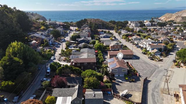 511 Buel Avenue, Pacifica CA: https://media.crmls.org/mediaz/b27e3183-baf9-47b8-9d4b-a2c5225993df.jpg