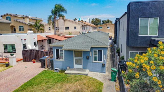 4657 Idaho St, San Diego CA: https://media.crmls.org/mediaz/b27ec0ca-04e6-431a-a775-e4e54ed1a145.jpg