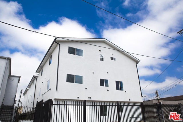 11503 S New Hampshire Avenue, Los Angeles CA: https://media.crmls.org/mediaz/b27ee3b6-2c01-4594-9fbc-6bff6791e7d7.jpg