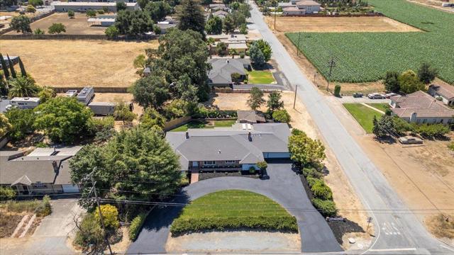 190 W San Martin Avenue, San Martin CA: https://media.crmls.org/mediaz/b27ef921-5ea3-487a-8ebc-e41b8cc5d9e3.jpg