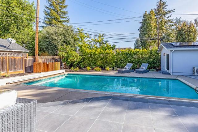 Image 18 of 32 For 1385 Montclaire Court