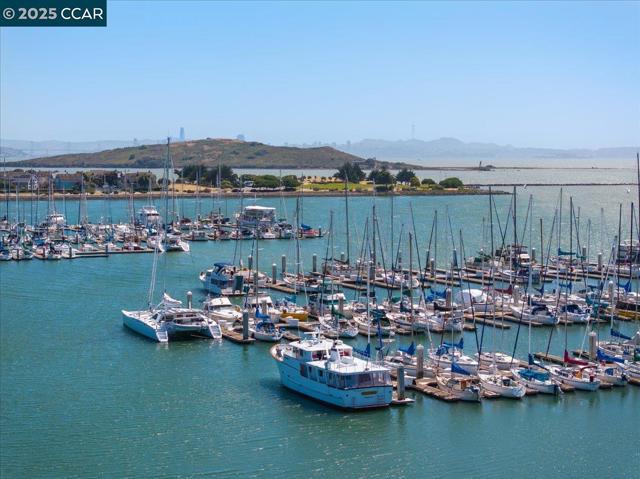 609 Commodore Dr, Richmond CA: https://media.crmls.org/mediaz/b2805a49-8dc3-4409-ab45-bee35ba16fef.jpg