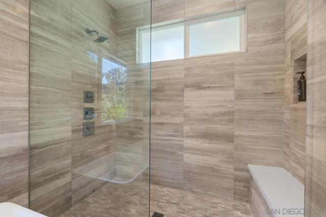 1180 Devonshire Dr, Encinitas CA: https://media.crmls.org/mediaz/b280e66b-83aa-4ed9-aa8e-084fca19f62d.jpg