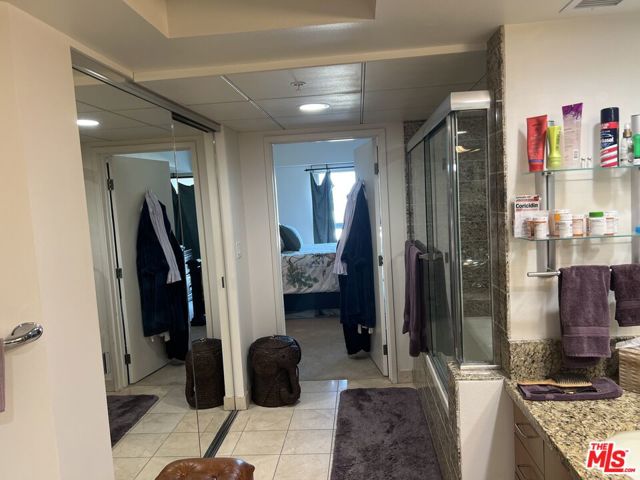 13700 Marina Pointe Drive, Marina del Rey CA: https://media.crmls.org/mediaz/b28199d1-c12d-4c44-8e01-9b1310d633b7.jpg