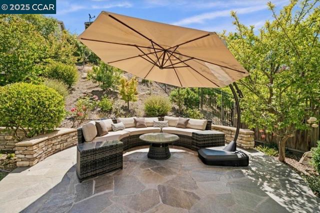 130 Arundel Dr, Hayward CA: https://media.crmls.org/mediaz/b281b7f2-7572-4a20-9249-43d10f0836e7.jpg