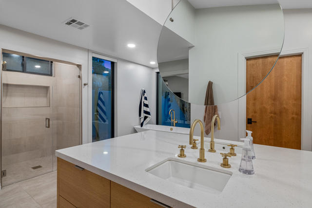 Image 17 of 50 For 49260 Sunrose Lane