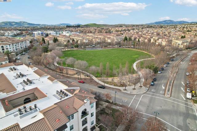 3240 Maguire Way, Dublin CA: https://media.crmls.org/mediaz/b2839449-5ef7-43a2-969f-6cef540af861.jpg