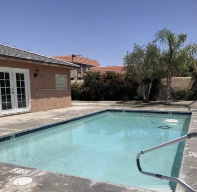 33113 Campus Lane, Cathedral City CA: https://media.crmls.org/mediaz/b283efac-4b2b-4daa-bcd7-c940e0427bc5.jpg