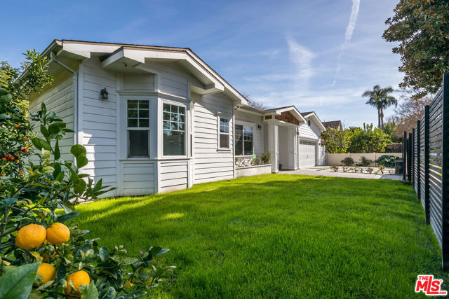 4728 Vesper Avenue, Sherman Oaks CA: https://media.crmls.org/mediaz/b2849a0b-a84b-4064-9794-a55e6c8b5f79.jpg