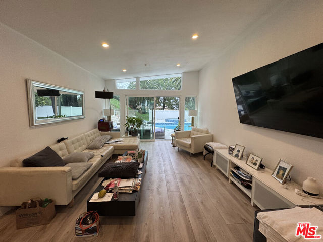 18101 Karen Drive, Tarzana CA: https://media.crmls.org/mediaz/b28589d5-6ba4-4c67-8e57-856eb2bf4546.jpg