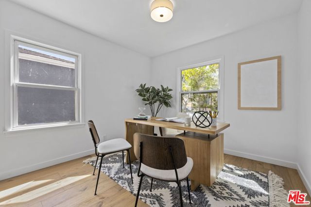 3908 Bentley Avenue, Culver City CA: https://media.crmls.org/mediaz/b2864e13-9924-4980-ba6d-b216e6ed4aed.jpg