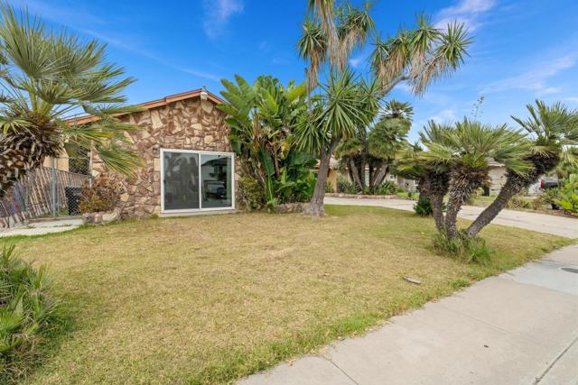 2862 Coronado Avenue, San Diego CA: https://media.crmls.org/mediaz/b2868dcb-037f-406d-b6fa-d8d72396dc1f.jpg